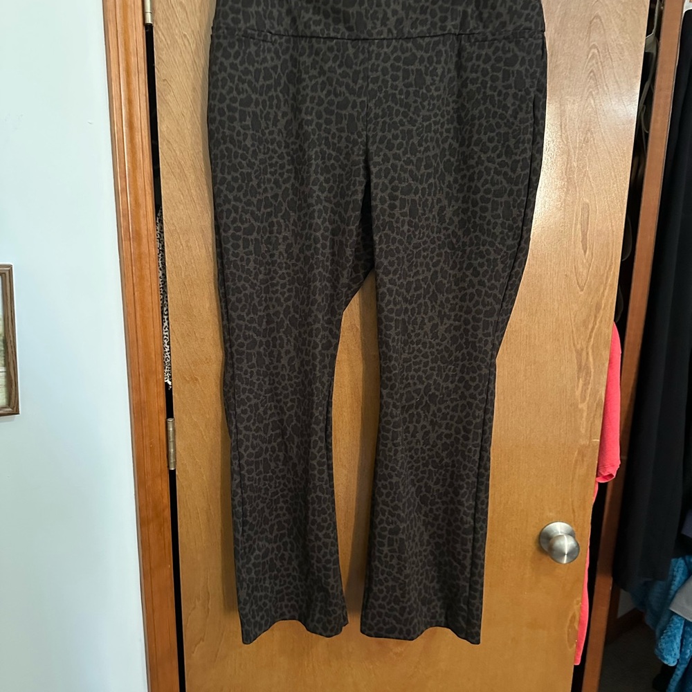 NWOT New York & Company Pull On Black/Brown Leopard Print Dress Pant XXL - Picture 2 of 7